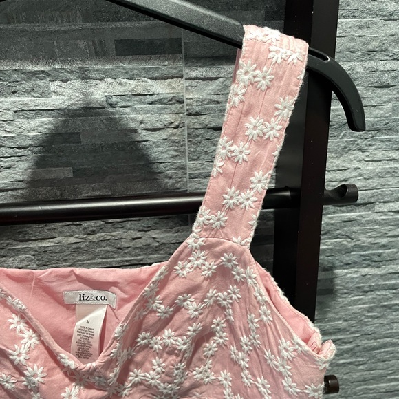 Liz & Co Embroidered Top - Picture 11 of 14